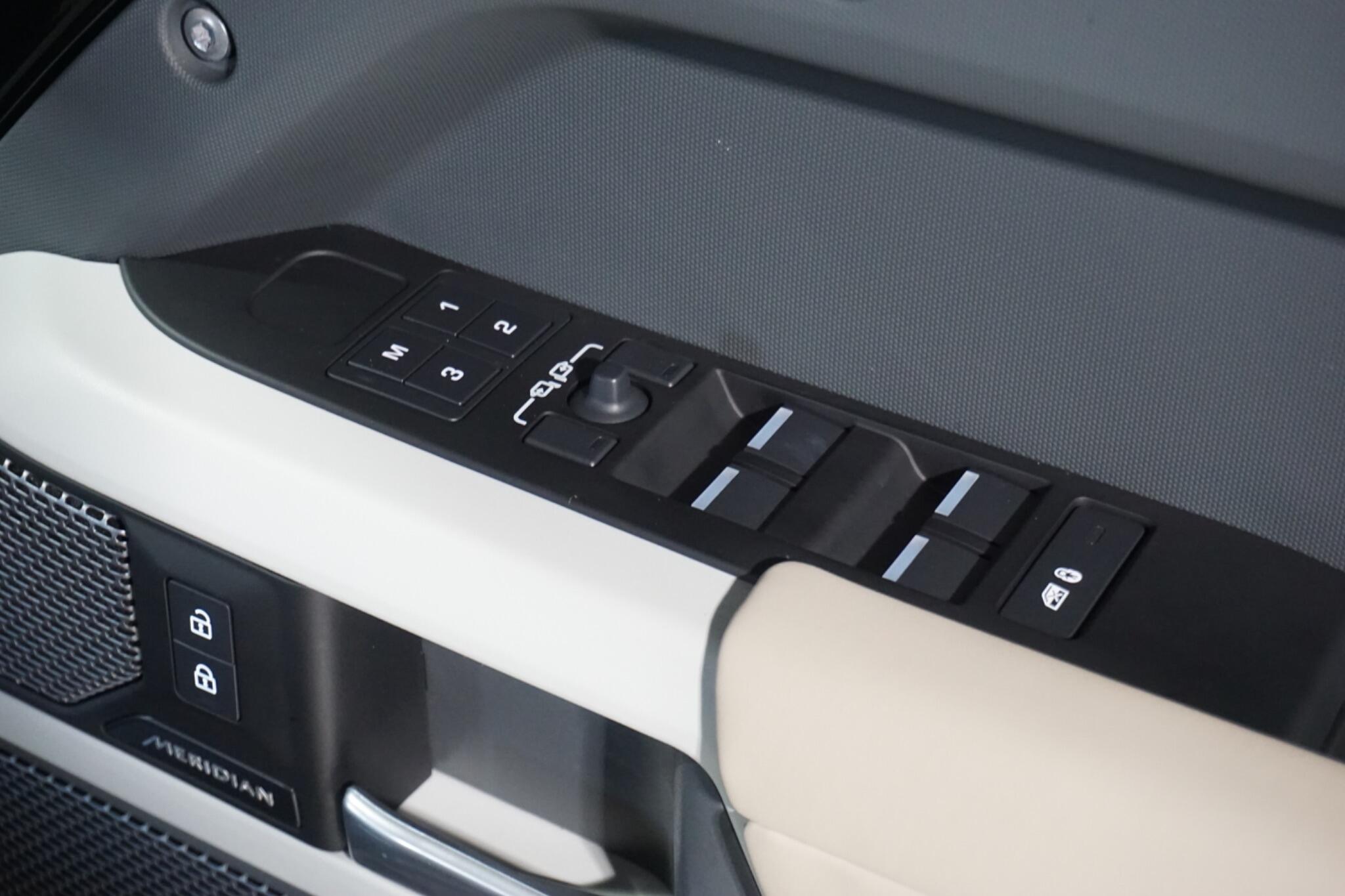 Land Rover Defender 110 3.0 D250 MHEV XS Edition SUV 5dr Diesel Auto 4WD Euro 6 (s/s) (250 ps)